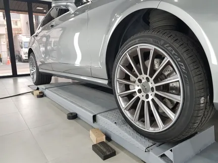 휠프로텍터 벤츠 CLS 350 휠보레 실버컬러 장착~휠스크레치/휠기스/휠긁힘방지/휠복원대체/휠가드/림프로텍터/휠튜닝/용품~송파/강남/강동/광진/하남/구리~자동차튜닝~케랜시아CAR! / 서울 송파