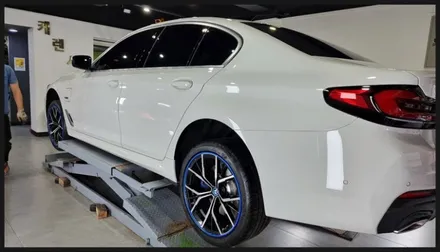 【케렌시아카 자동차튜닝샵】BMW 휠보레19인치 블루장착/문콕방지용품/강남/송파/문정/외형복원/광택복원/순정옵션~ / 서울 송파