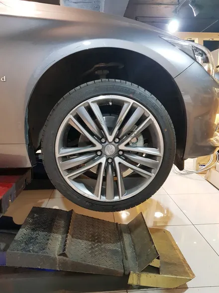 수입차 휠프로텍터 휠보레 인피니티 Q50 19인치 실버컬러 장착~휠스크래치/휠기스방지/휠보호/휠가드/휠튜닝/휠복원/휠도색대체~강남/송파/강동/하남 휠보레전문장착점/용품~케렌시아카! / 서울 송파