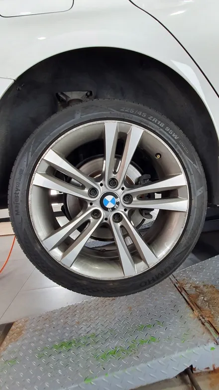 BMW 320i 휠보호를 위한 휠프로텍터 휠보레 시공~휠스크래치/휠기스방지/휠보호/휠가드/휠복원/휠도색대체~강남/송파/강동/하남/자동차튜닝/자동차외장관리/자동차튜닝샵~케렌시아카! / 서울 송파