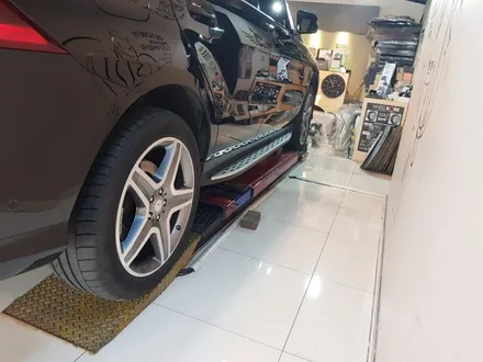 휠프로텍터 휠보레 벤츠 GLE 350d 레드컬러 장착~휠스크래치방지/휠복원대체/휠튜닝/휠기스방지/휠가드/휠긁힘방지/림프로텍터/용품~강남/송파/강동/하남 자동차튜닝~케렌시아CAR! / 서울 송파