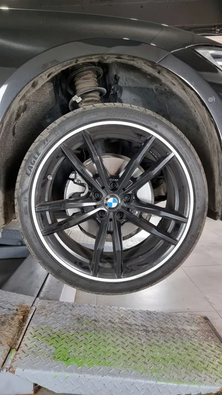BMW 3시리즈 휠프로텍터 휠보레 화이트컬러 장착~휠보호/휠튜닝/휠기스방지/휠가드/휠스크래치/휠복원대체/휠도색~강남/송파/강동/하남 휠보레장착점/용품/자동차튜닝샵~케렌시아카! / 서울 송파
