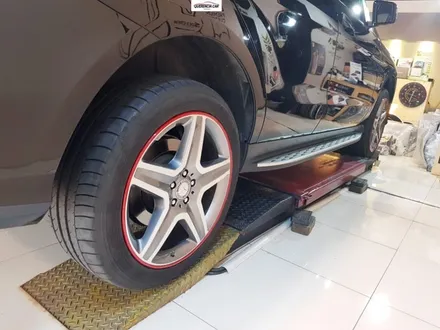 휠프로텍터 휠보레 벤츠 GLE 350d 레드컬러 장착~휠스크래치방지/휠복원대체/휠튜닝/휠기스방지/휠가드/휠긁힘방지/림프로텍터/용품~강남/송파/강동/하남 자동차튜닝~케렌시아CAR! / 서울 송파