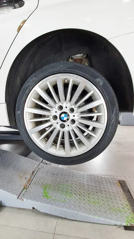 BMW 420i 휠프로텍터 휠보레 실버컬러 장착~휠보호/휠튜닝/휠가드/휠스크래치/휠기스방지/휠복원/휠도색대체 강남/송파/강동/하남 휠보레전문장착점! 자동차튜닝/용품~케렌시아CAR! / 서울 송파