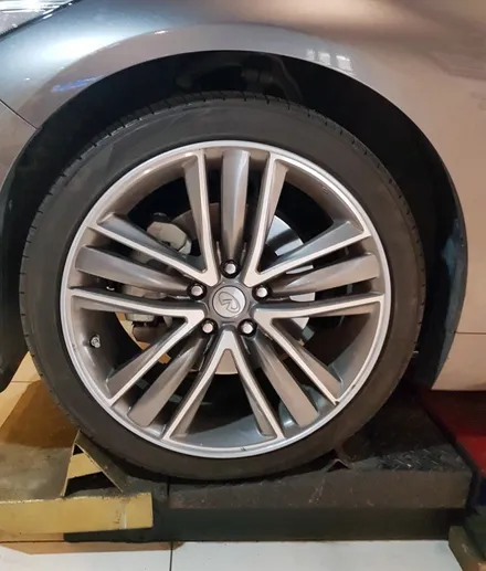 수입차 휠프로텍터 휠보레 인피니티 Q50 19인치 실버컬러 장착~휠스크래치/휠기스방지/휠보호/휠가드/휠튜닝/휠복원/휠도색대체~강남/송파/강동/하남 휠보레전문장착점/용품~케렌시아카! / 서울 송파