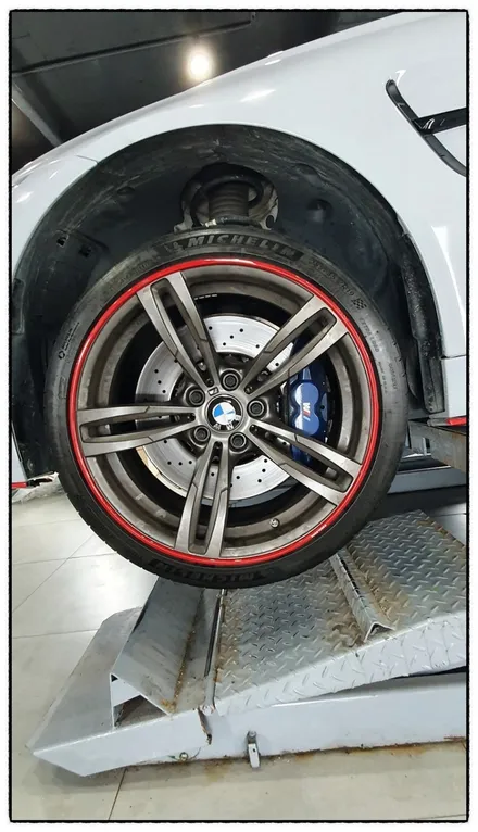 ★BMW M4 수입차 휠프로텍터휠보레 19인치 레드장착/휠스크래치/휠긁힘/휠가드/휠보호/휠도색대체~강남/송파/문정/위례/성남~자동차튜닝*케렌시아카! / 서울 송파