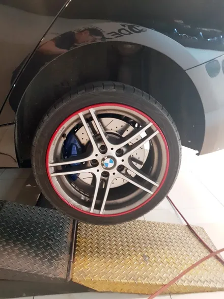 수입차 휠프로텍터 휠보레 BMW 118d 레드컬러 장착~강남/송파/강동/하남~휠보레 장착 전문점/휠스크래치/휠기스/휠긁힘방지/림프로텍터/휠복원대체/용품/자동차 튜닝~케렌시아CAR! / 서울 송파