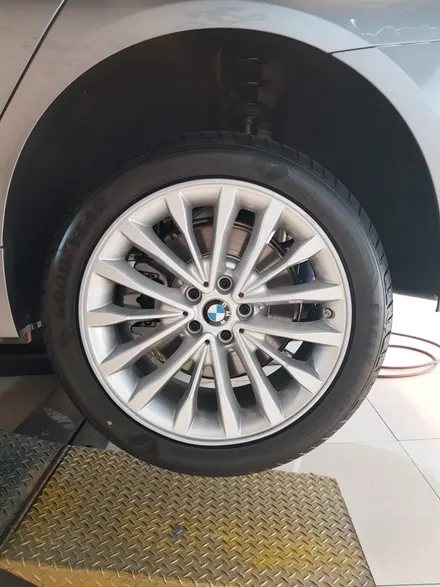 휠프로텍터 BMW 520d 휠보레 실버컬러 장착~휠가드/림프로텍터/휠스크래치/휠기스/휠튜닝/휠긁힘방지/휠복원대체 전문점~강남/송파/강동/하남 자동차튜닝~케렌시아CAR! / 서울 송파