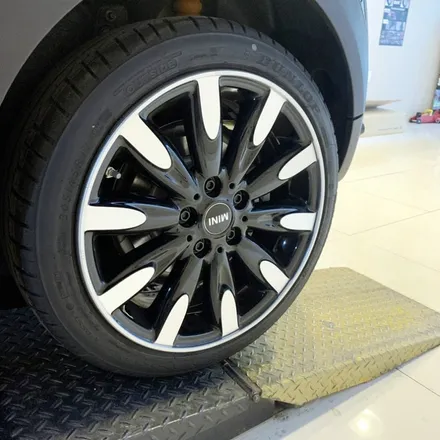 BMW 미니 쿠퍼 S 휠프로텍터 휠보레 17인치 실버컬러 장착~휠기스방지/휠가드/휠보호/휠스크래치/휠튜닝/휠복원대체~강남/송파/강동/하남 휠보레장착점/자동차튜닝/용품~케렌시아CAR / 서울 송파