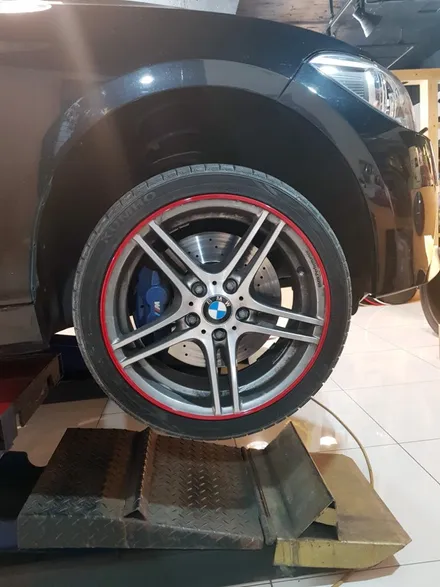 수입차 휠프로텍터 휠보레 BMW 118d 레드컬러 장착~강남/송파/강동/하남~휠보레 장착 전문점/휠스크래치/휠기스/휠긁힘방지/림프로텍터/휠복원대체/용품/자동차 튜닝~케렌시아CAR! / 서울 송파