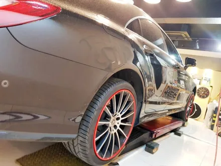 벤츠 CLS400 AMG 휠프로텍터 휠보레 레드컬러 장착~휠보호/휠가드/휠스크래치/휠기스/휠복원대체/휠튜닝/자동차튜닝~강남/송파/강동/하남 휠보레장착점/용품~케렌시아CAR! / 서울 송파