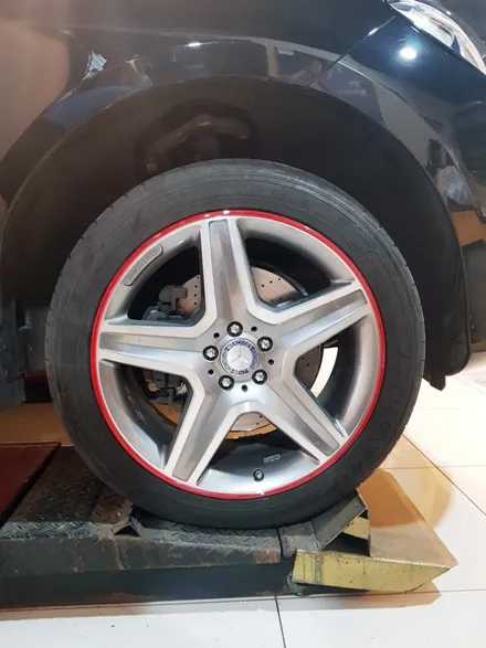 휠프로텍터 휠보레 벤츠 GLE 350d 레드컬러 장착~휠스크래치방지/휠복원대체/휠튜닝/휠기스방지/휠가드/휠긁힘방지/림프로텍터/용품~강남/송파/강동/하남 자동차튜닝~케렌시아CAR! / 서울 송파