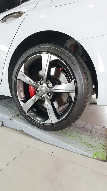 제네시스 G70 휠프로텍터 휠보레 19인치 블랙컬러 장착~휠스크래치/휠기스방지/휠가드/휠보호/휠튜닝/휠복원/휠도색대체~강남/송파/강동/하남 휠보레전문장착점/용품~케렌시아CAR! / 서울 송파