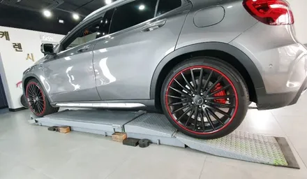 벤츠 GLA 45 수입차 휠프로텍터 휠보레 시공~휠스크래치/휠기스방지/휠보호/휠가드/휠복원/휠도색대체~강남/송파/강동/하남 휠보레장착전문점/용품/자동차튜닝샵! / 서울 송파