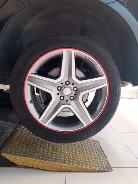 휠프로텍터 휠보레 벤츠 GLE 350d 레드컬러 장착~휠스크래치방지/휠복원대체/휠튜닝/휠기스방지/휠가드/휠긁힘방지/림프로텍터/용품~강남/송파/강동/하남 자동차튜닝~케렌시아CAR! / 서울 송파