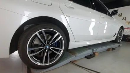 BMW 6GT 휠프로텍터 휠보레 화이트컬러 장착~휠보호/휠가드/휠튜닝/휠기스방지/휠스크래치/휠복원/휠도색대체~강남/송파/강동/하남 자동차튜닝/자동차외장관리/자동차튜닝샵~케렌시아카! / 서울 송파
