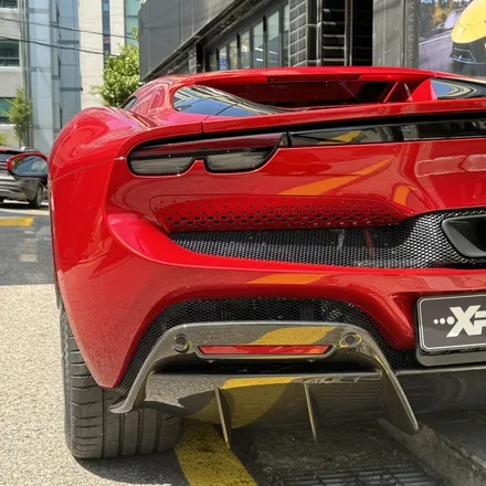 비켜서지 않은 빨강, 페라리 296 GTS PPF / 서초구 서초동