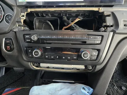 부산 센텀 BMW 320I 13인치 와이드 모니터 안드로이드 올인원 설치