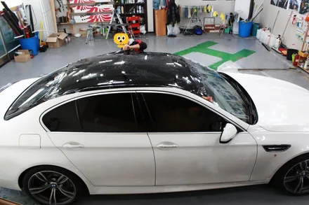 BMW M5 탑폴리에 루프스킨 시공 - 원주루프스킨 / 원주시 무실동