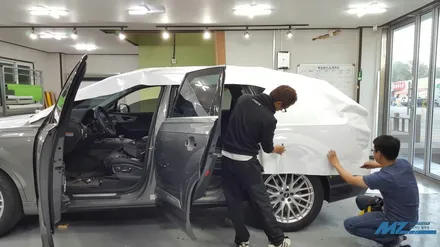아우디 Q7 KPMF 유광 화이트 전체랩핑 시공 / 원주시 무실동