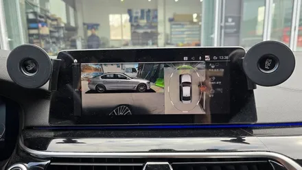 2016년식 BMW 520i(G30) LCI 이전 차량에 순정 어라운드뷰 완벽 추가 장착!!