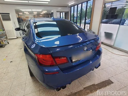 원주 BMW M5 썬팅- 글라스틴트 레이니블루 멋지게 전체썬팅