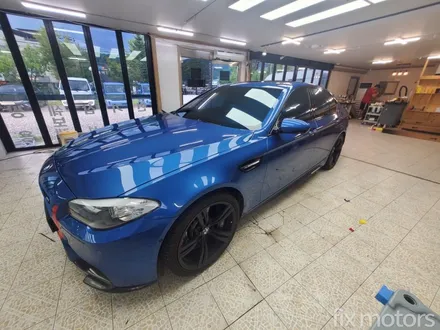 원주 BMW M5 썬팅- 글라스틴트 레이니블루 멋지게 전체썬팅