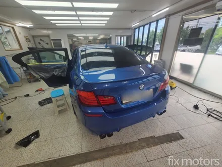 원주 BMW M5 썬팅- 글라스틴트 레이니블루 멋지게 전체썬팅