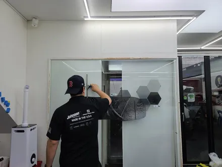 벤츠 전기차 EQC의 재시공은 존슨썬팅! / 영등포구 당산동