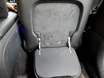 제네시스 G90 신형(RS4), 기존 리어모니터 제거 후, 장착하기 / 영등포구 당산동