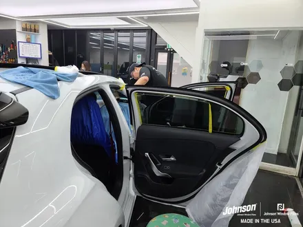 벤츠썬팅 AMG A45, 여름에 존슨썬팅만한 신차패키지는 없다?! / 영등포구 당산동