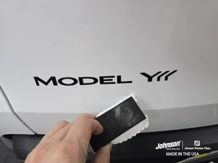 테슬라 모델YL(와이롱) 화이트, 존슨썬팅에서 여름특가 진행 / 영등포구 당산동