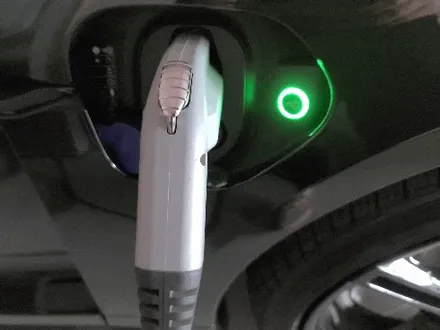 포르쉐 타이칸(Taycan)썬팅, 전기차는 전기차 전문점에서! / 영등포구 당산동