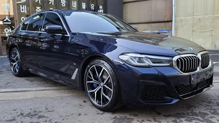 BMW 5시리즈 차량의 신차패키지 작업을 진행한 카스 김해점 / 김해시 어방동