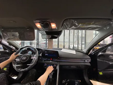 (김해 카스) 아반떼 신차패키지 작업 전 신차 검수를 진행했습니다. / 김해시 어방동