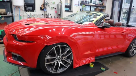 머스탱 5.0 GT 컨버터블 에이버리 슈프림 카마인 레드 전체 랩핑으로 확실한 튜닝 효과를 얻을 수 있습니다. / 용인시 기흥구 농서동