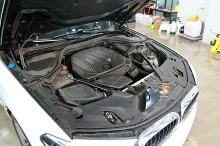 자동차 전체 랩핑 비용? : ) BMW G30 5시리즈 에이버리 화이트 펄 유광 랩핑시공 / 용인시 기흥구 농서동