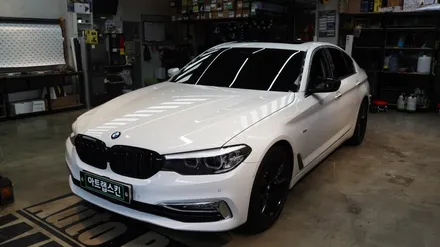 BMW g30 5시리즈 부분 랩핑[윈도우몰딩 크롬 죽이기+앞 범퍼 크롬 몰딩 + 리어 디퓨저] & 블랙 PPF 루프스킨 -용인. 수원, 동탄 랩핑- / 용인시 기흥구 농서동