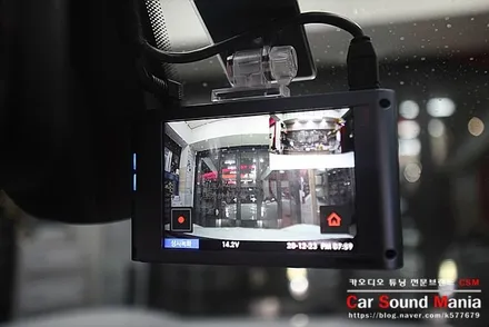 오픈카에 2채널 블랙박스 장착 어렵지 않습니다 슈퍼카 블랙박스 전문 장착점 신월동 카사운드매니아 / 서울 양천구 강서구