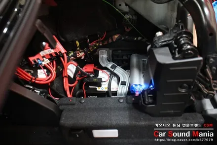 무손상 카오디오 튜닝 Musway 순정 오디오 옵션의 만족감 상승을 위한 BMW M4컨버터블 카오디오 튜닝과 함께 차량용 보약 에코파워캡 썬더볼트 장착기 / 서울 양천구 강서구