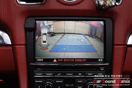 포르쉐 박스터 순정 지니맵의 답답함 개선을 위한 M2c200a 매립 시공 전문 카사운드매니아 / 서울 양천구 강서구