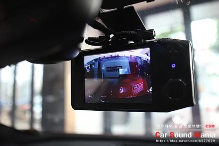 슈퍼카 블랙박스 전문 장착점 신월동 카사운드매니아 잘못된 작업 해결과 더불어 왕눈이블랙박스와 포스제로 보조배터리 장착완료 람보르기니 우라칸 스파이더 / 서울 양천구 강서구