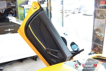 람보르기니 블랙박스 전문 장착점 양천구카오디오 슈퍼카에 어울리는 다이나매트 방음을 동시에 완료하다 / 서울 양천구 강서구