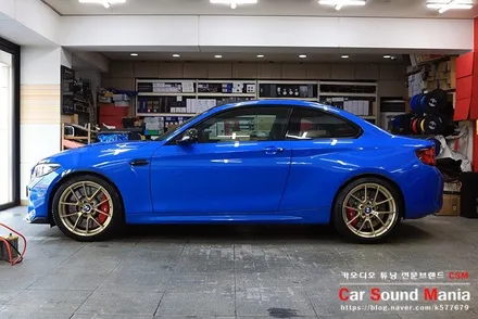국내 20대 한정판 BMW M2cs 답답한 순정 오디오 옵션의 하만카톤 개선을 위한 솔루션 BMW스피커 튜닝 전문점 신월동 카사운드매니아 / 서울 양천구 강서구