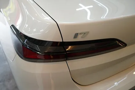 BMW I7 파노라마 선루프 엠비언트 시공도 카사운드매니아 / 서울 양천구 강서구