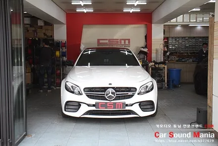 수입차카오디오 전문 장착점 신월동 카사운드매니아 벤츠E63AMG 부메스터 전동 트윗터와 송풍구 엠비언트 시공을 완료하다 / 서울 양천구 강서구