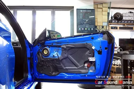 국내 20대 한정판 BMW M2cs 답답한 순정 오디오 옵션의 하만카톤 개선을 위한 솔루션 BMW스피커 튜닝 전문점 신월동 카사운드매니아 / 서울 양천구 강서구