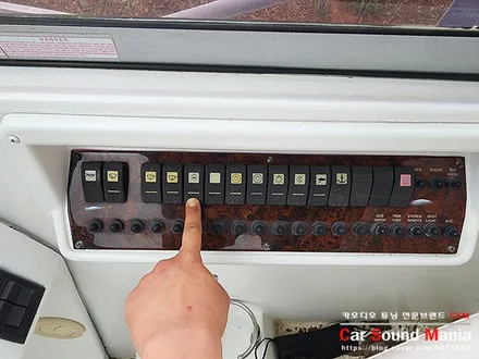 보다 더 세련된 보트 엠비언트 튜닝 리갈3060하우스보트 / 서울 양천구 강서구