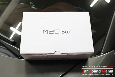 포르쉐 박스터 순정 지니맵의 답답함 개선을 위한 M2c200a 매립 시공 전문 카사운드매니아 / 서울 양천구 강서구