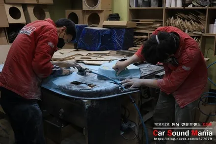 카사운드매니아 대표 차량중 하나 k3 도어 인클로져 시공으로 농밀한 중역으로 재탄생 시켜드리다 / 서울 양천구 강서구